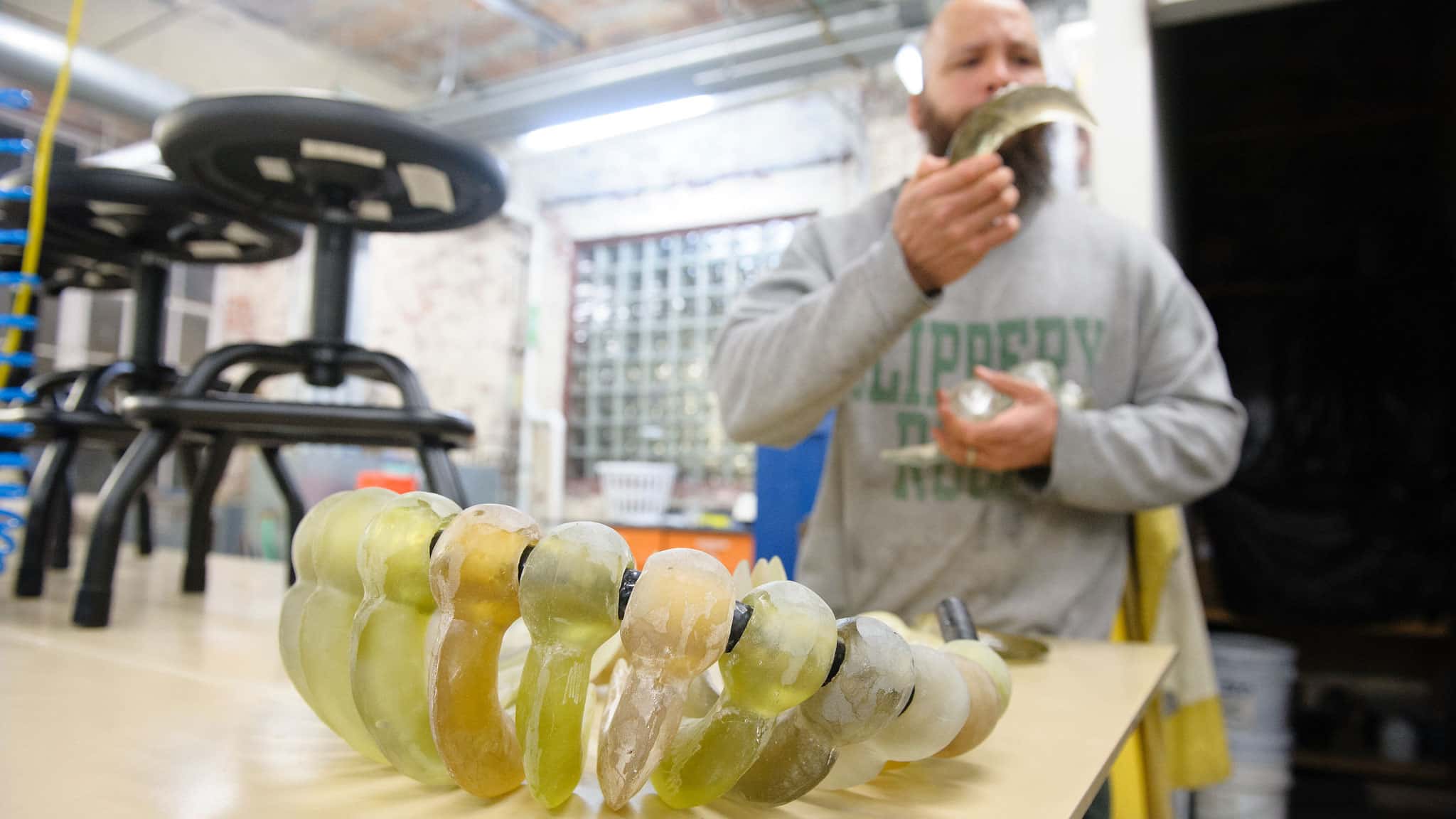 Sharif Bey preparing his glass for exhibition